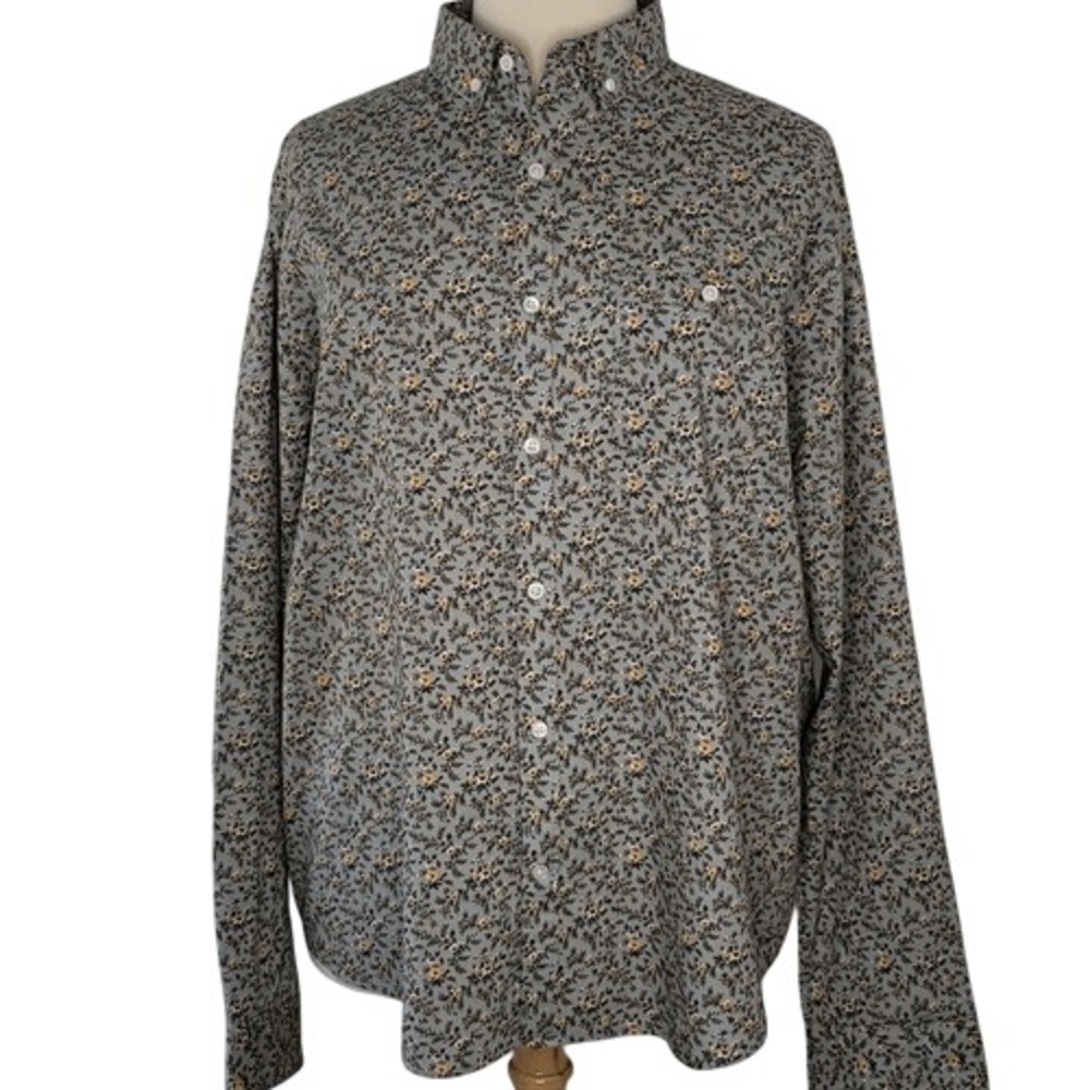 Express Gray Floral Button Down Blouse‎